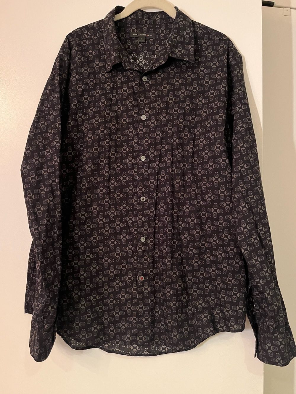 John Varvatos USA mens skull shirt, L